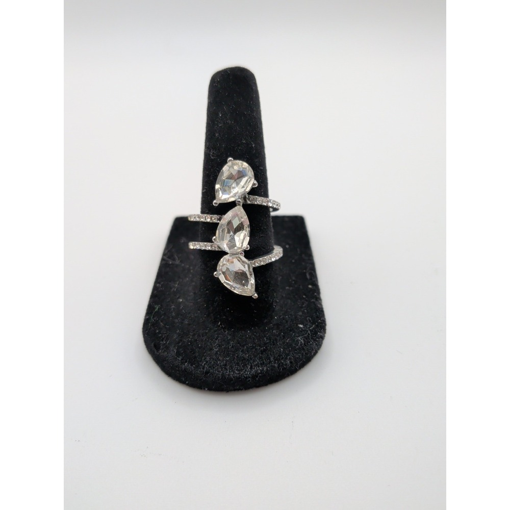 Silver Toned Ring With‎ 3 Rhinestones - Size 8